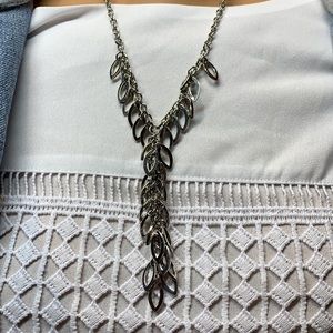 ✨5/$10✨ Leaf dangle necklace